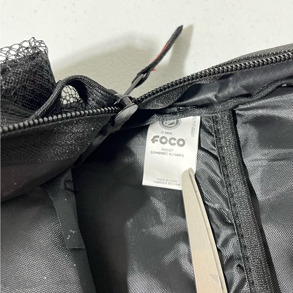 NHL FOCO USA Chicago Blackhawks Backpack NWT Black - Picture 9 of 12